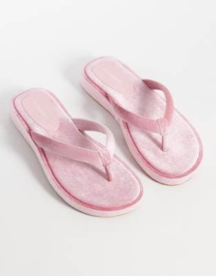 Glamorous velvet flip flops in pink